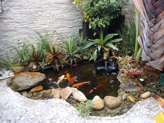 fontes de jardim com estátuas