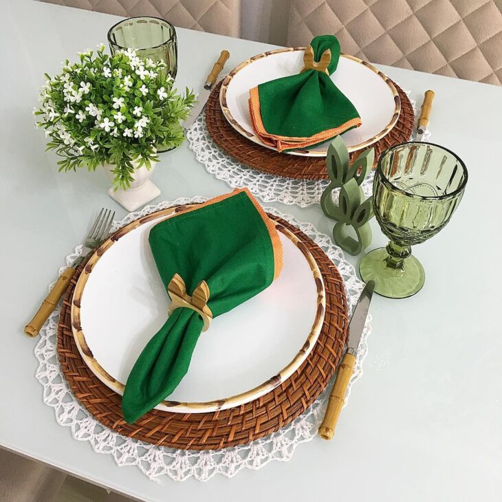 tendências decoração mesa jantar 2025