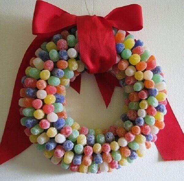 Decoração de Mesa de Natal com Elementos Naturais