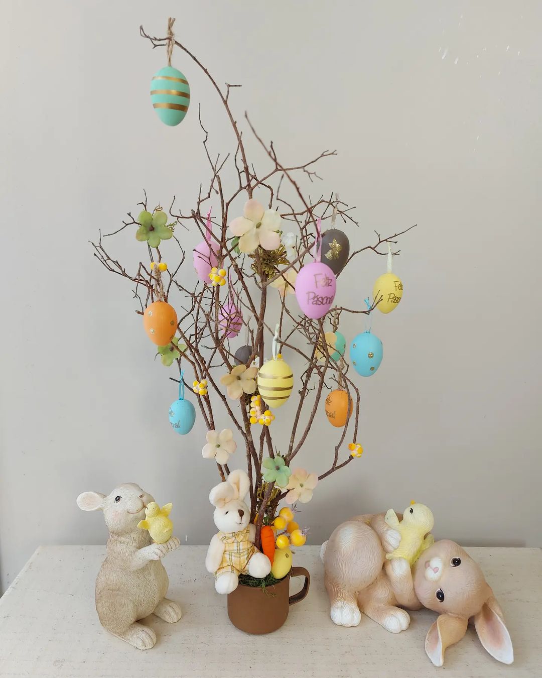 Como criar uma mesa posta de Páscoa elegante