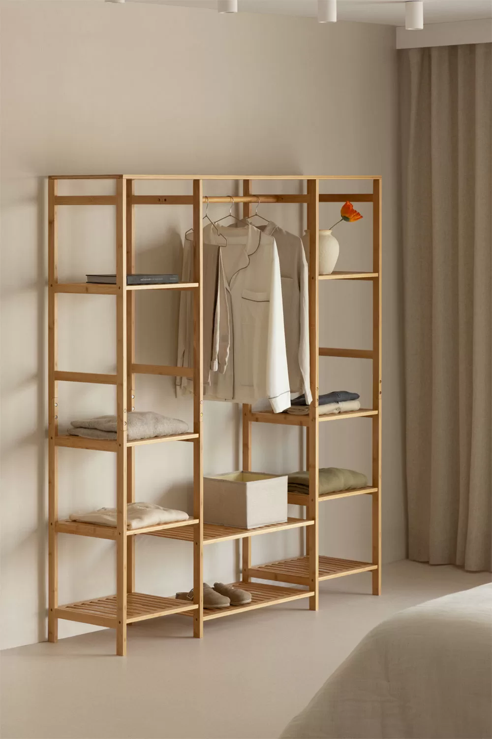 quarto casal pequeno otimização de espaço