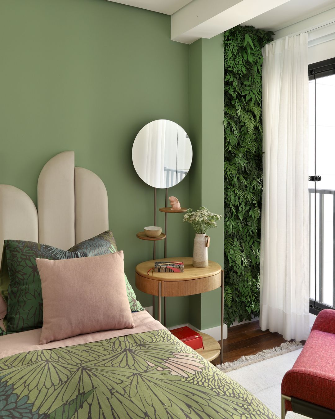 decoração quarto verde sálvia moderno