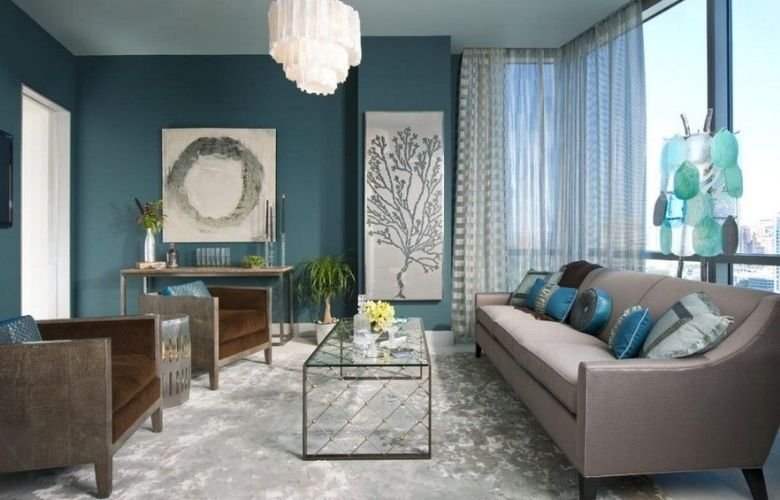 Decoração de sala com sofá azul: dicas e inspirações
