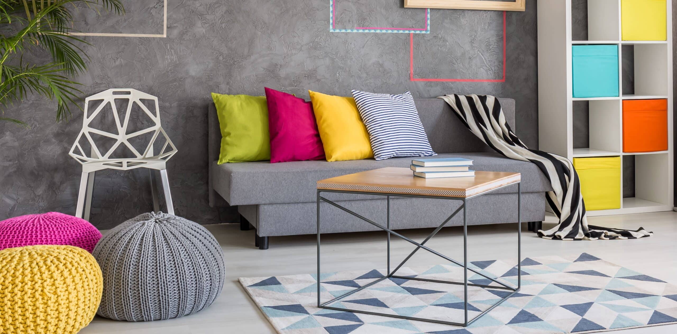 Iluminação Estratégica: Valorizando a Paleta de Cores da Sua Casa