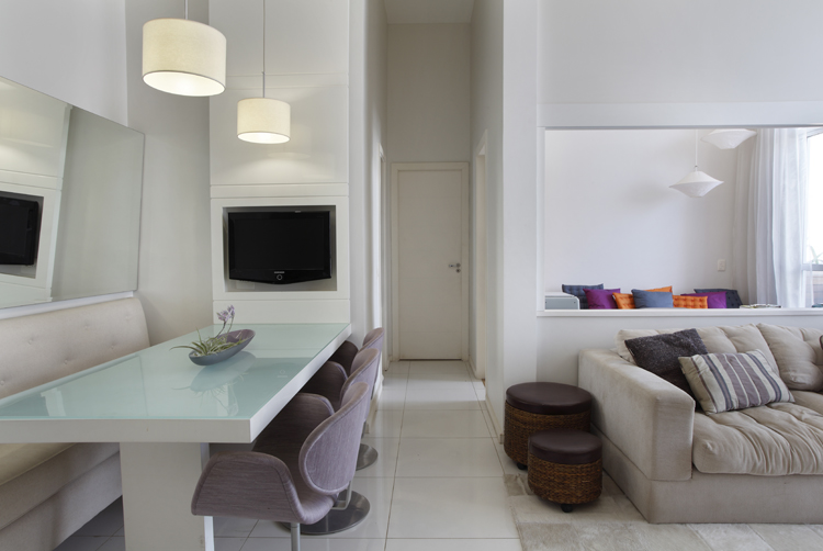 mesa redonda ou canto alemao para sala de jantar pequena