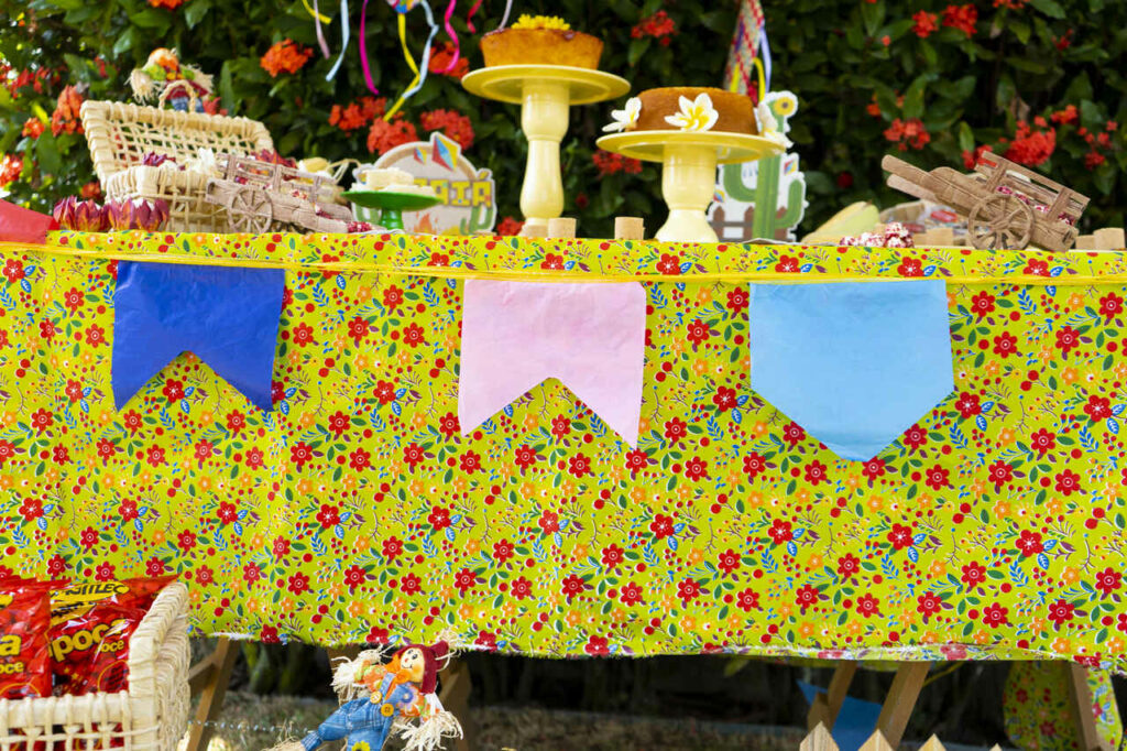 como economizar muito na decoração festa junina