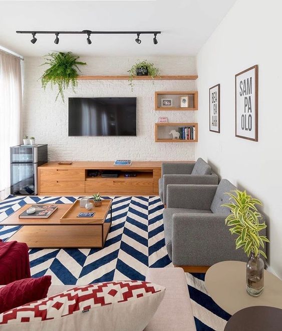 Transforme Seus Móveis Antigos com Tinta Spray