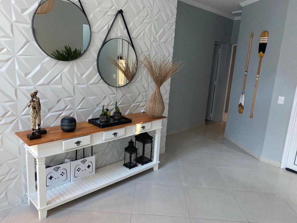 Organização Inteligente: Dicas para um Hall Livre de Bagunça