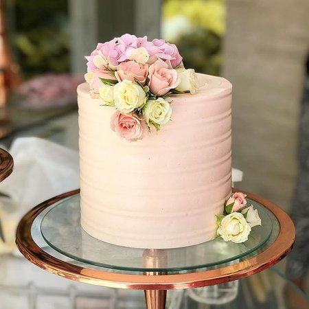 Tendências de Decoração com Buttercream para 2026: Efeito Vintage e Drip Cakes