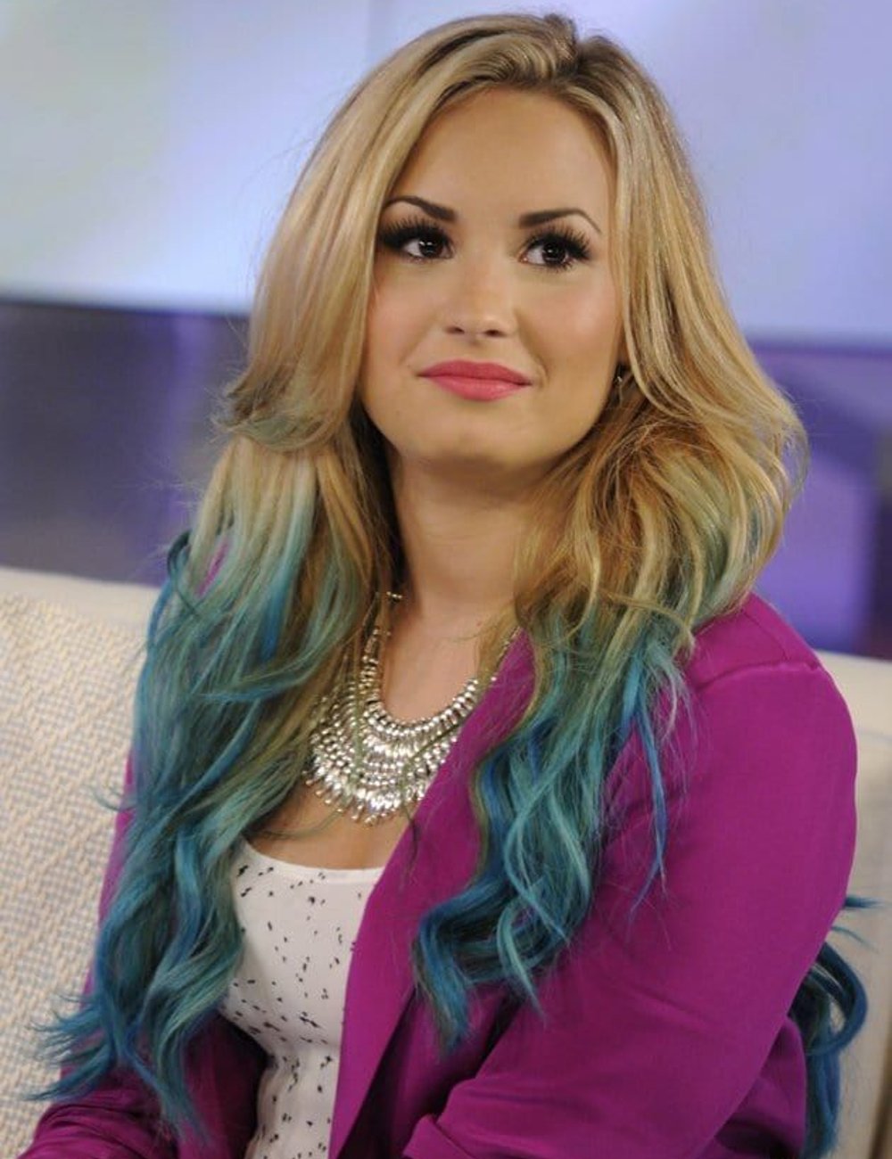 cabelo azul demi lovato vs cabelo rosa qual escolher