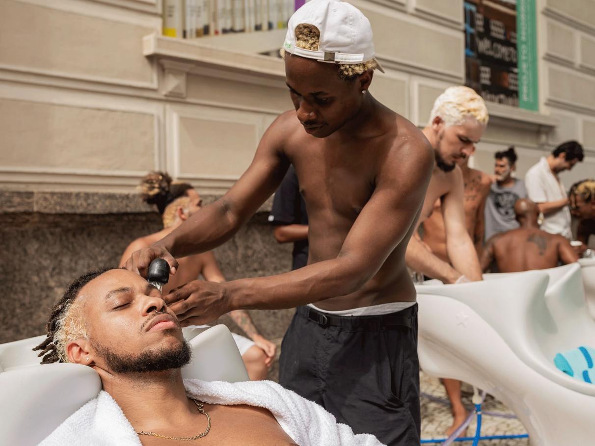 quanto custa descolorir o cabelo todo