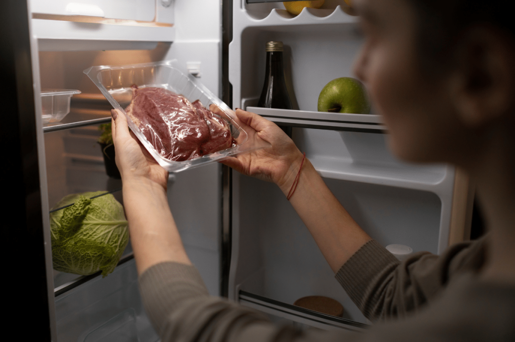 Quanto tempo cada tipo de carne leva para descongelar com segurança?