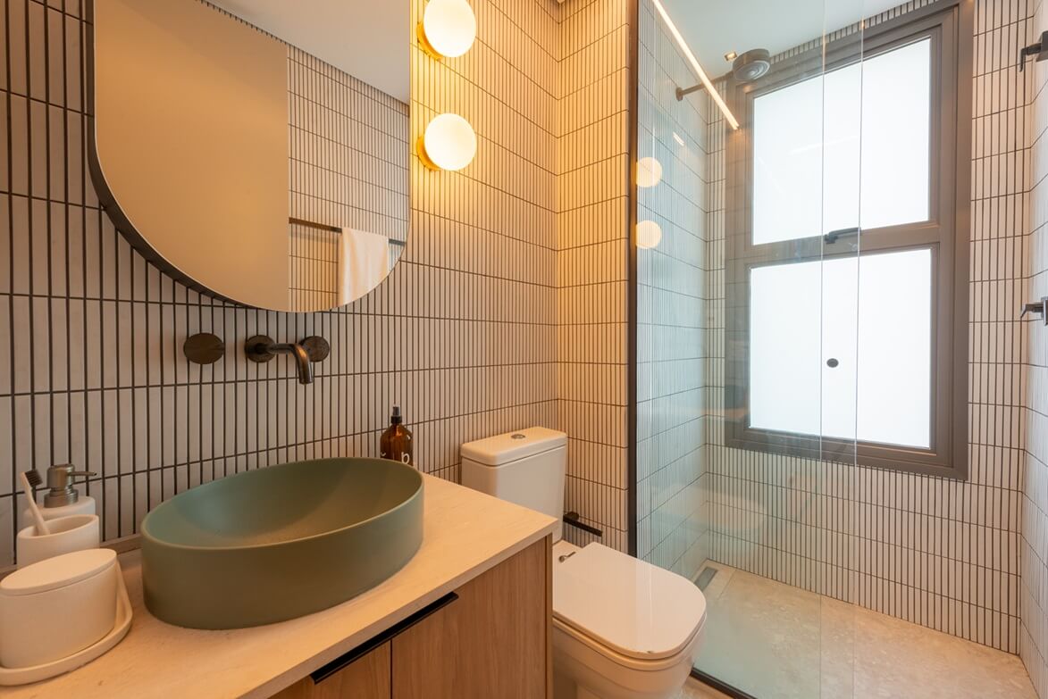 5 Móveis Essenciais para Banheiros Pequenos em L