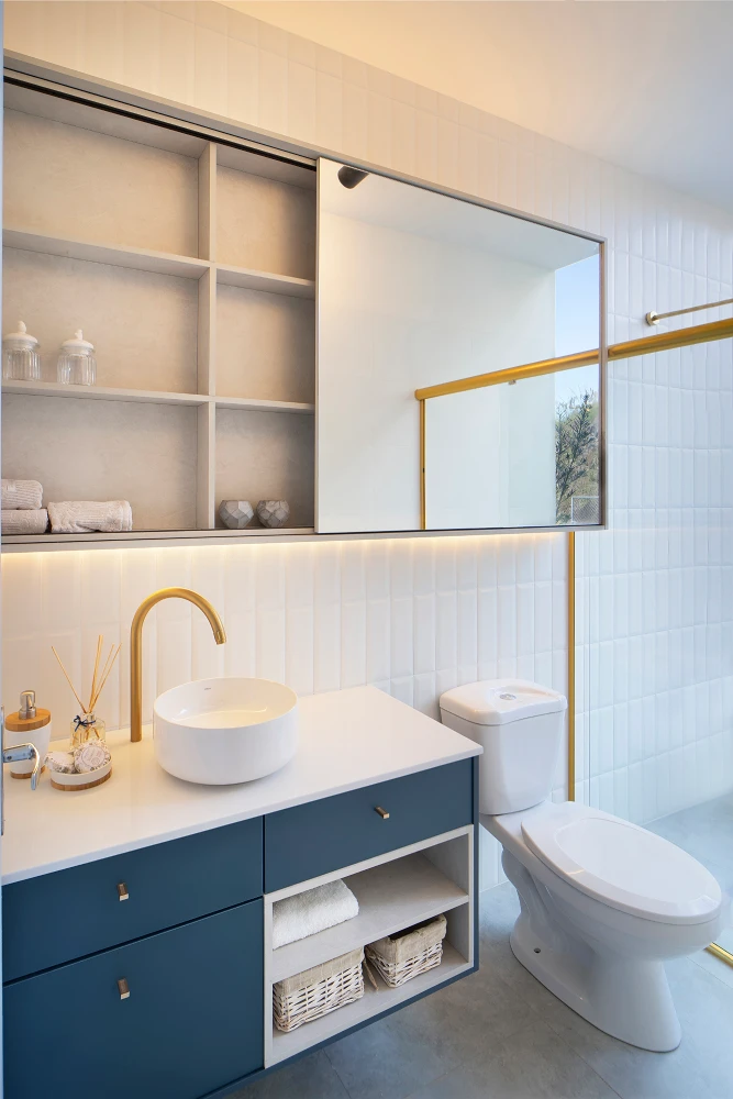 5 Móveis Essenciais para Banheiros Pequenos em L