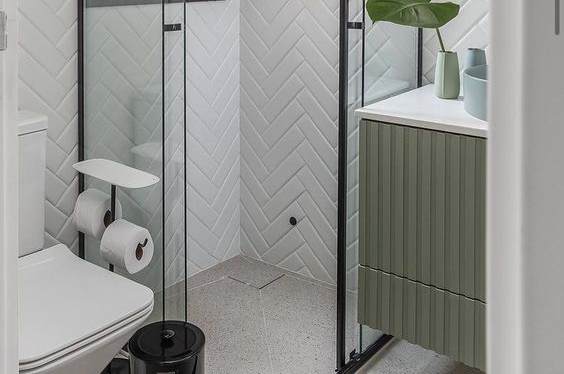 Móveis planejados para banheiros em L: aproveitando cada canto