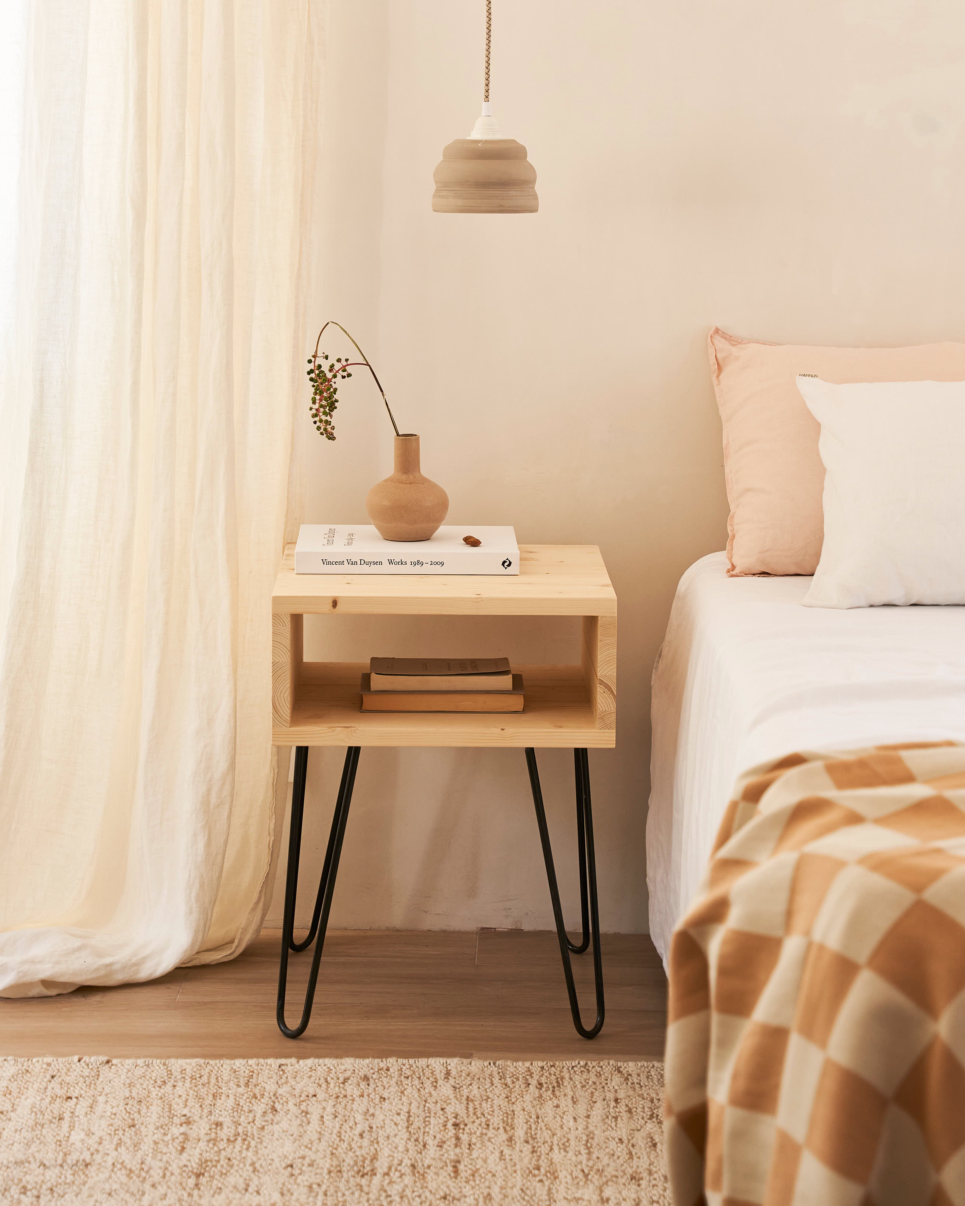 altura ideal mesa de cabeceira para cama box