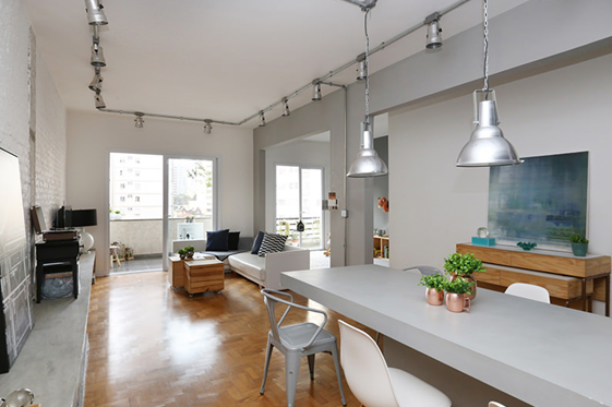 instalação elétrica aparente em casa