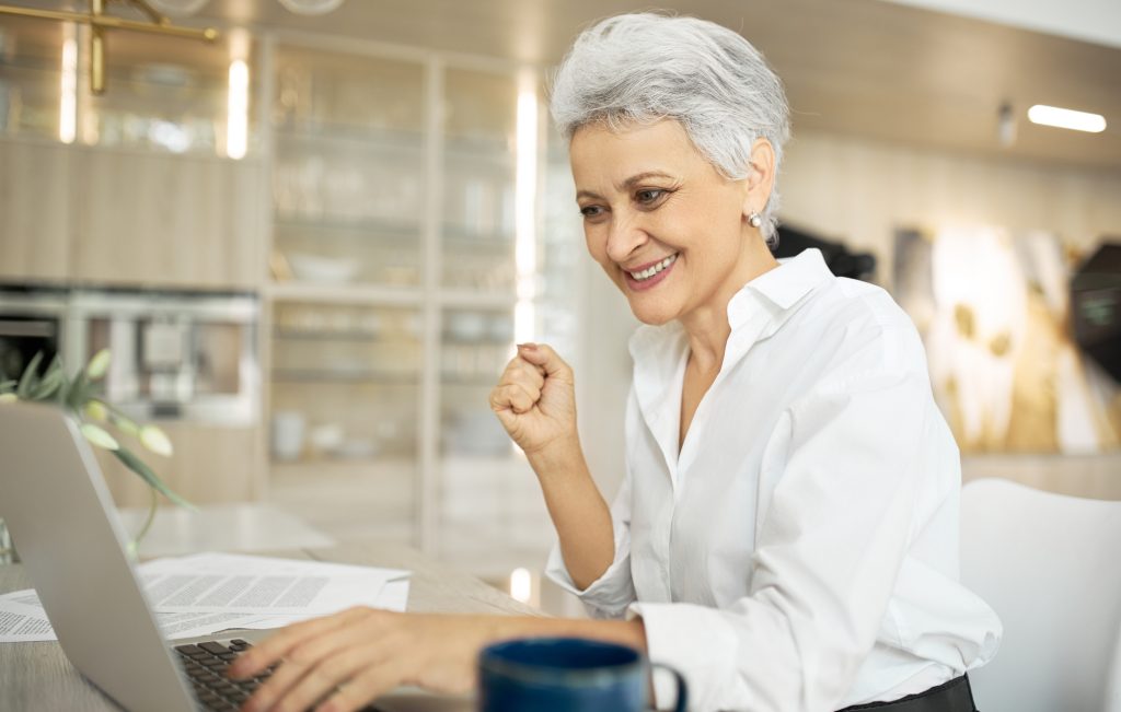 Consultoria Online: Transforme Sua Experiência em Renda na Maturidade