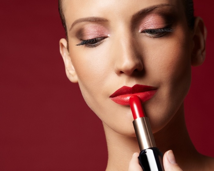 Dicas de aplicação para batom vermelho perfeito