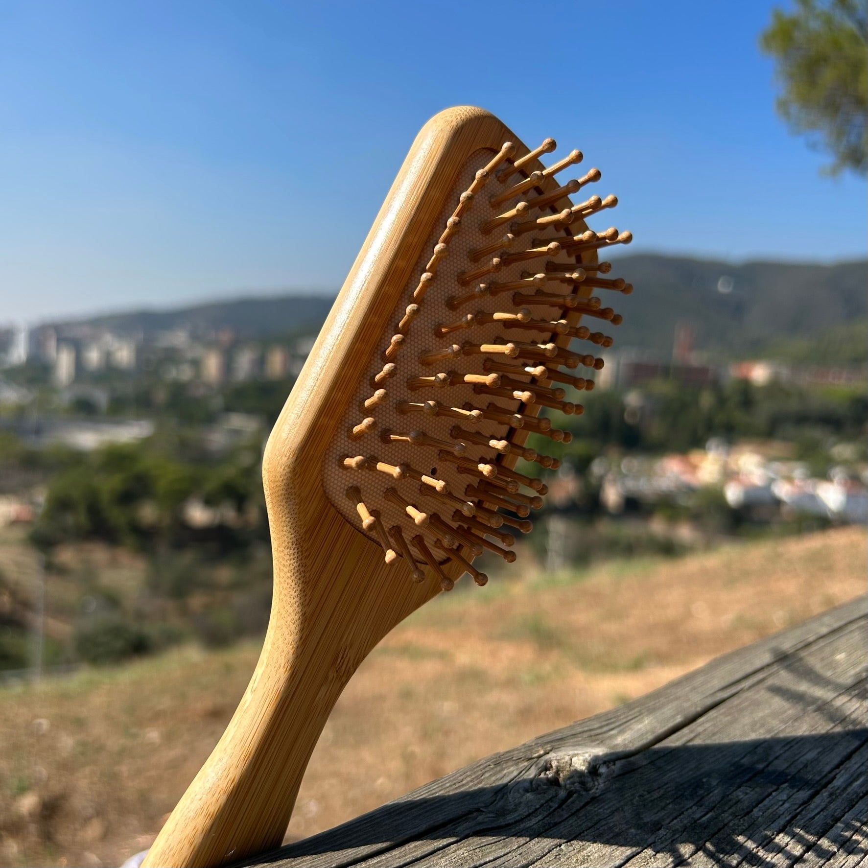 benefícios da escova de bambu para cabelo