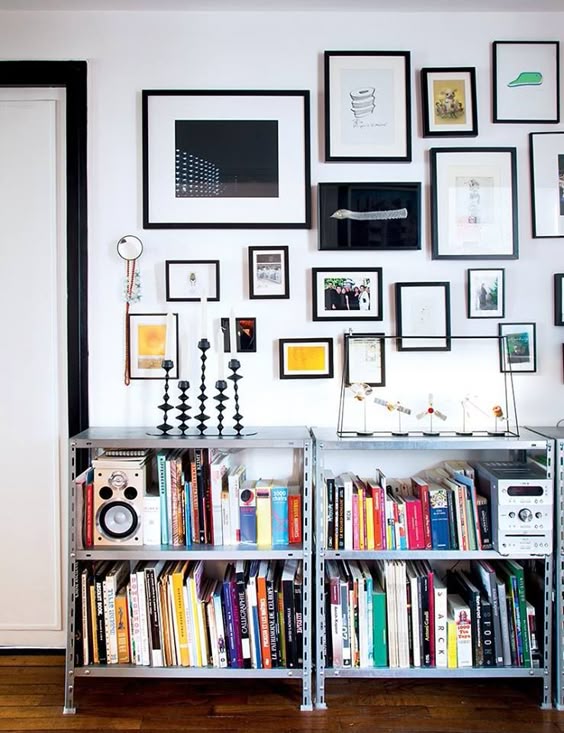 Estilo Industrial na Prática: Dicas Essenciais para Decorar com Estantes de Aço