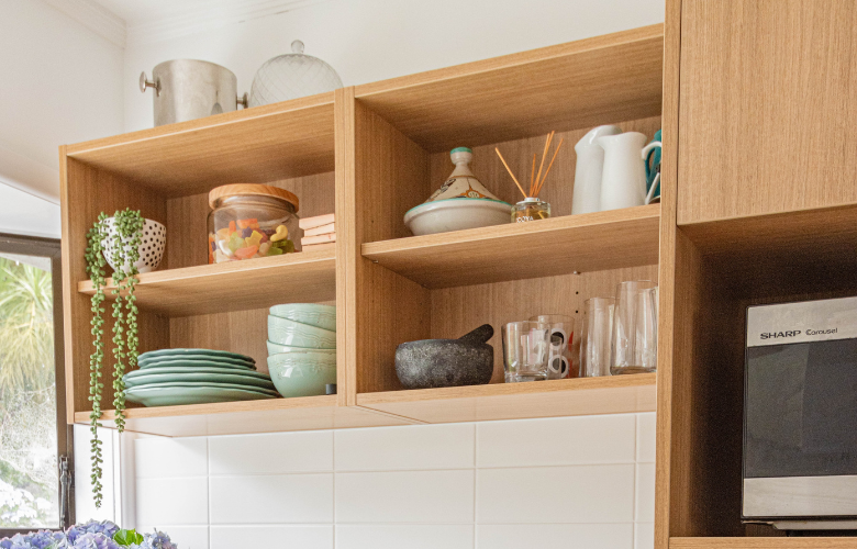 estante de aço ou madeira para cozinha qual escolher