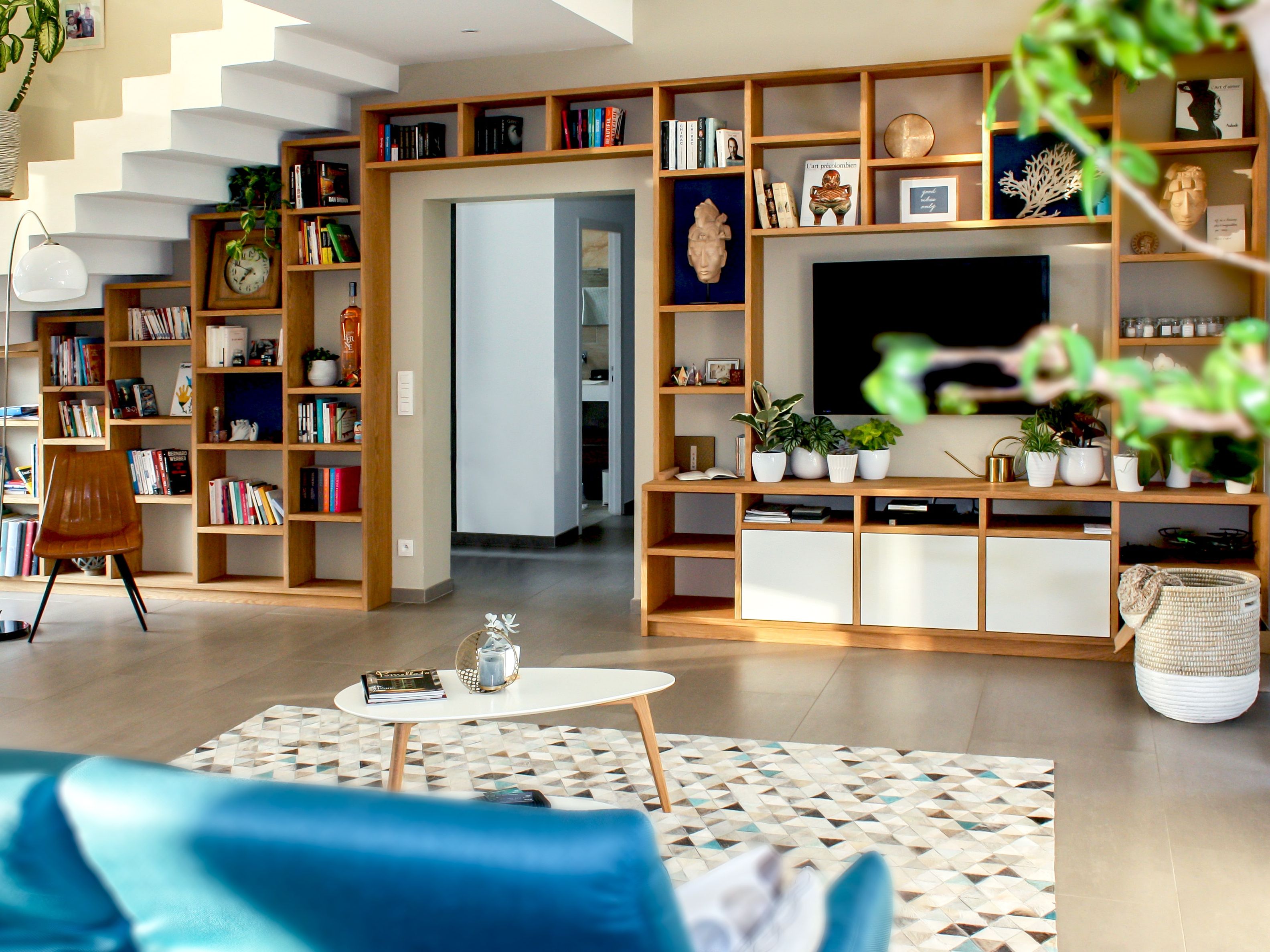 Como escolher a estante ideal para sua sala