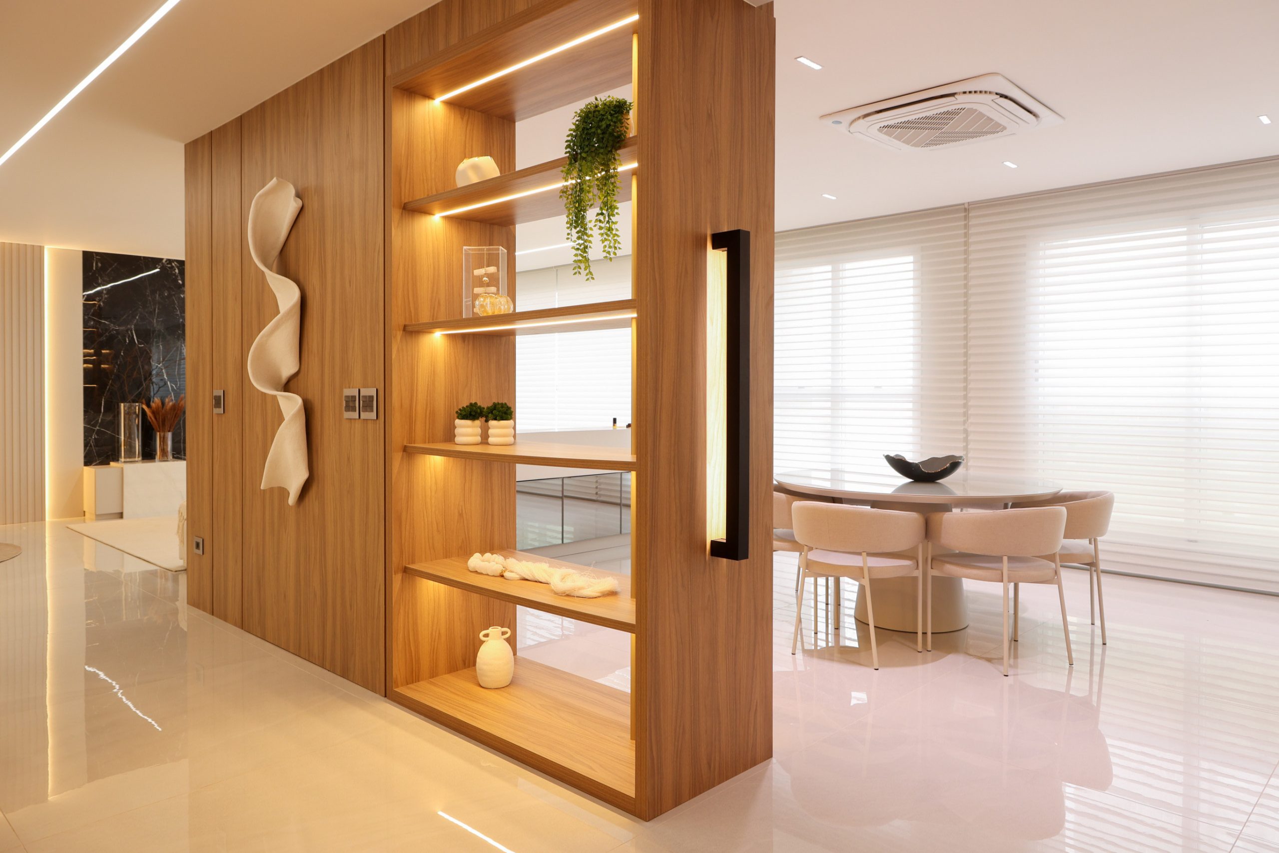 solução moderna para separar ambientes com estantes