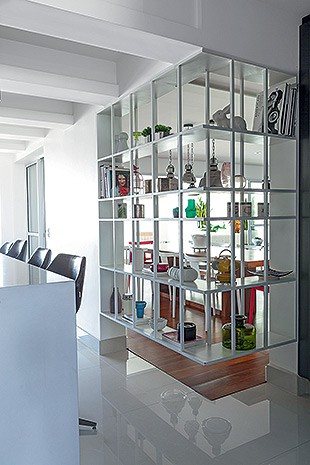 estante vazada como divisoria