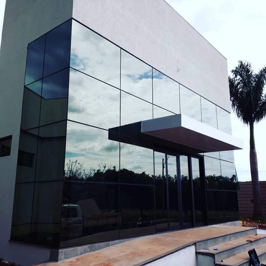 quanto custa fachada de vidro temperado