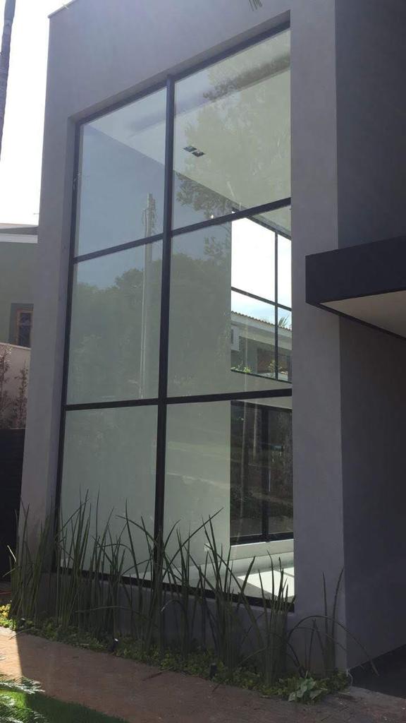 orçamento fachada espelhada