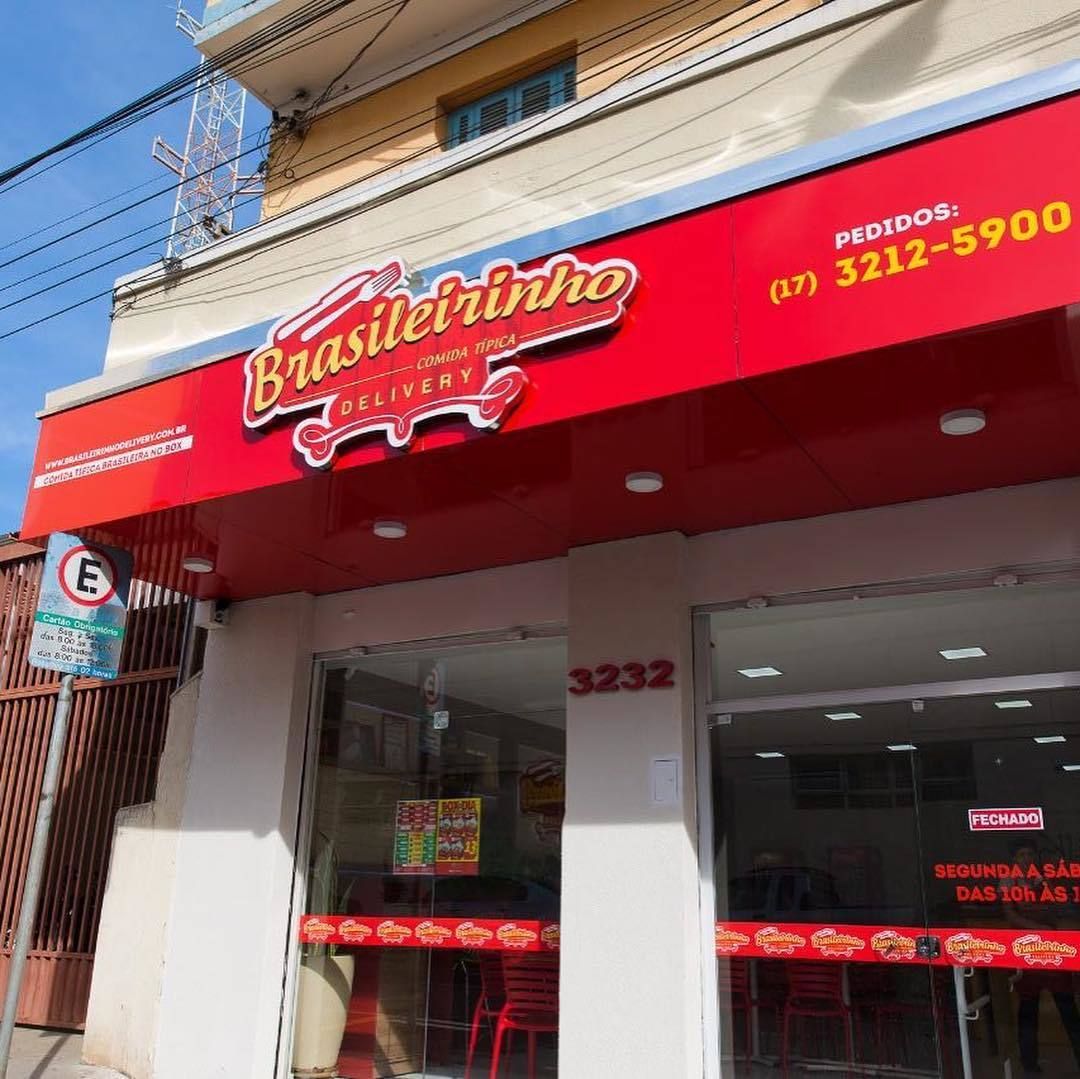 fachada em acm com led