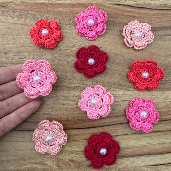 Dicas Essenciais para Acabamento e Decoração com Pérolas em Flores de Crochê