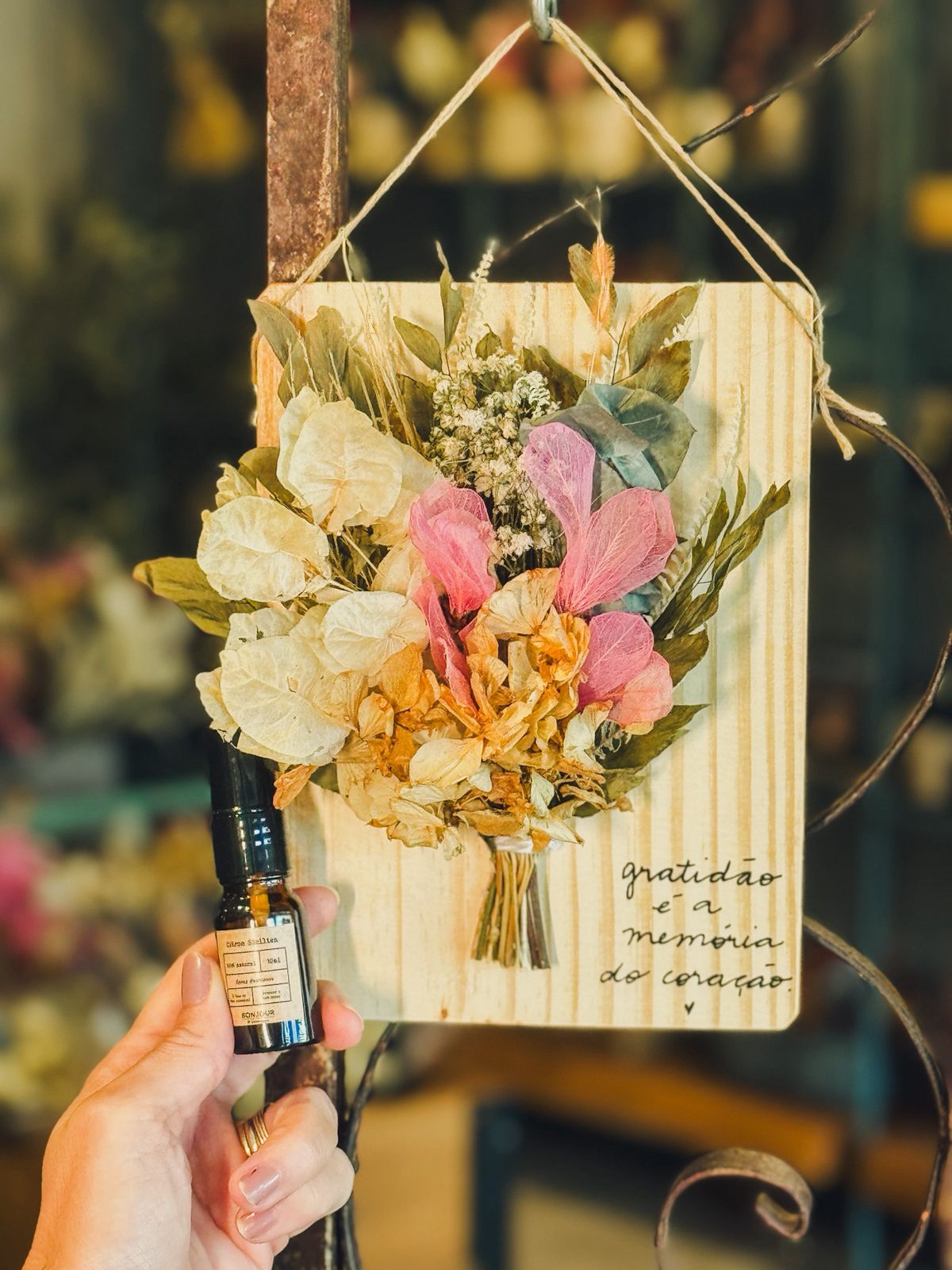 Diário da Gratidão: Como a Papelaria Floral Pode Transformar Seu Dia