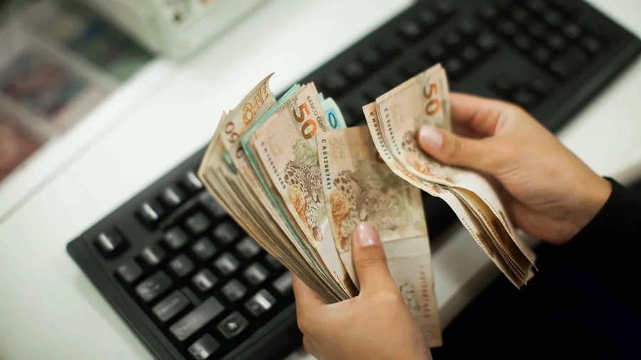 5 Mantras Poderosos para Atrair Riqueza Imediatamente