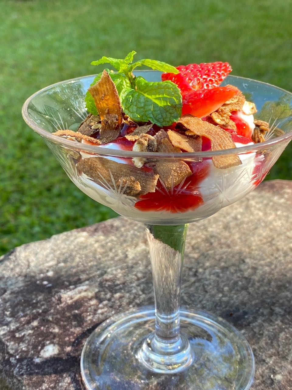 iogurte com frutas para café da manhã