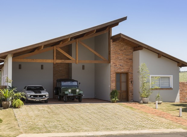 Soluções de iluminação para garagens com pé-direito duplo