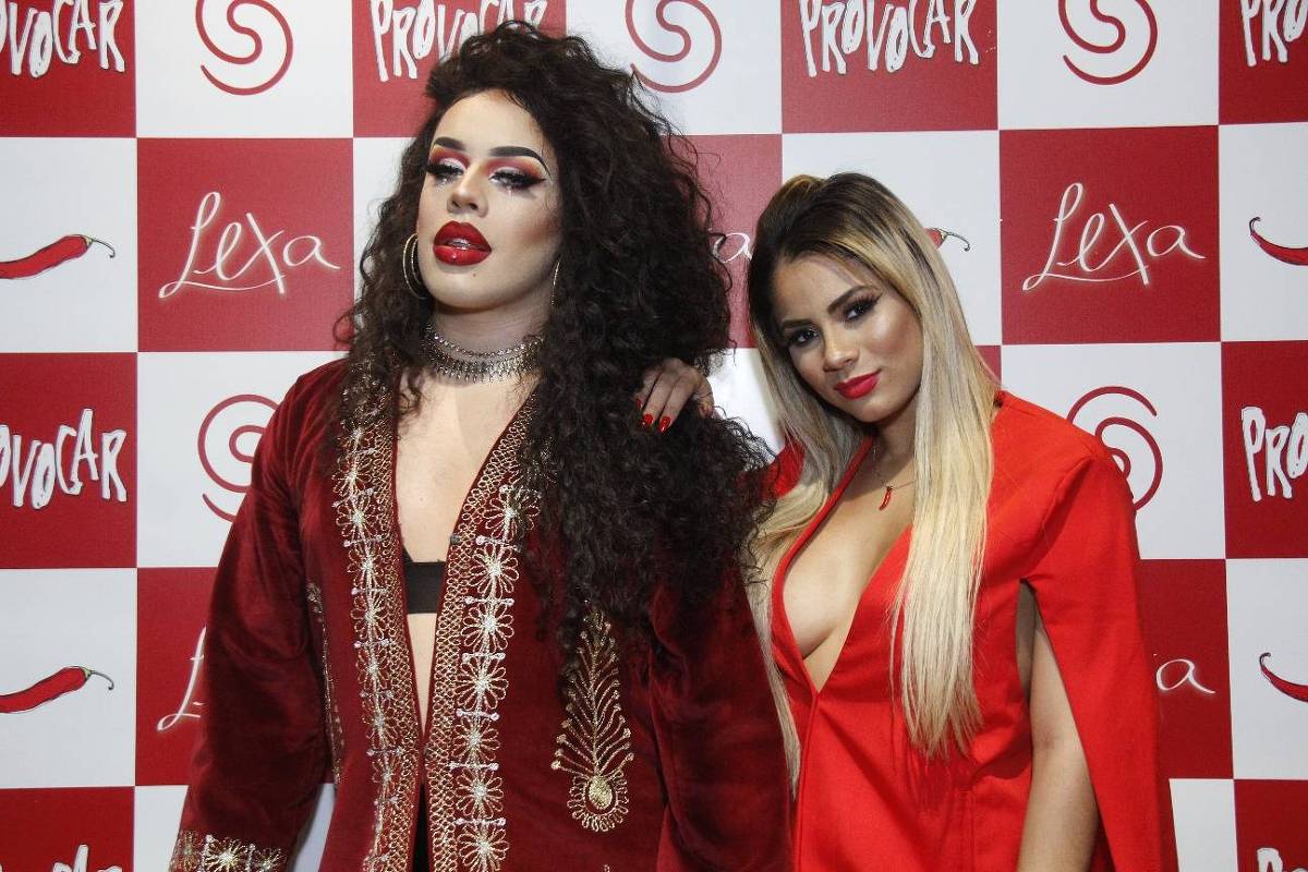 gloria groove sem maquiagem