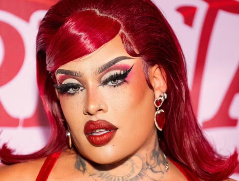 gloria groove sem maquiagem