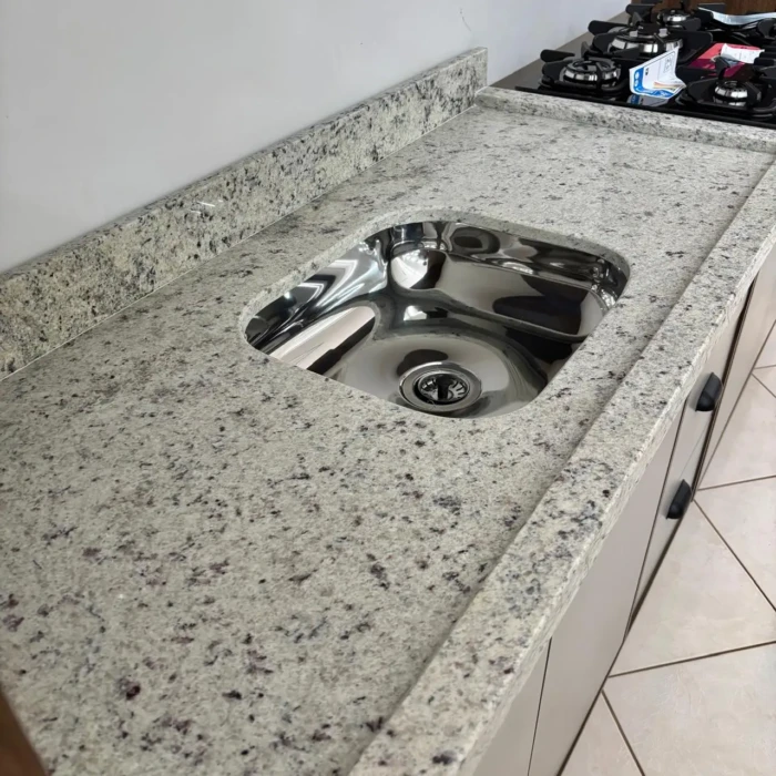 granito branco com veios