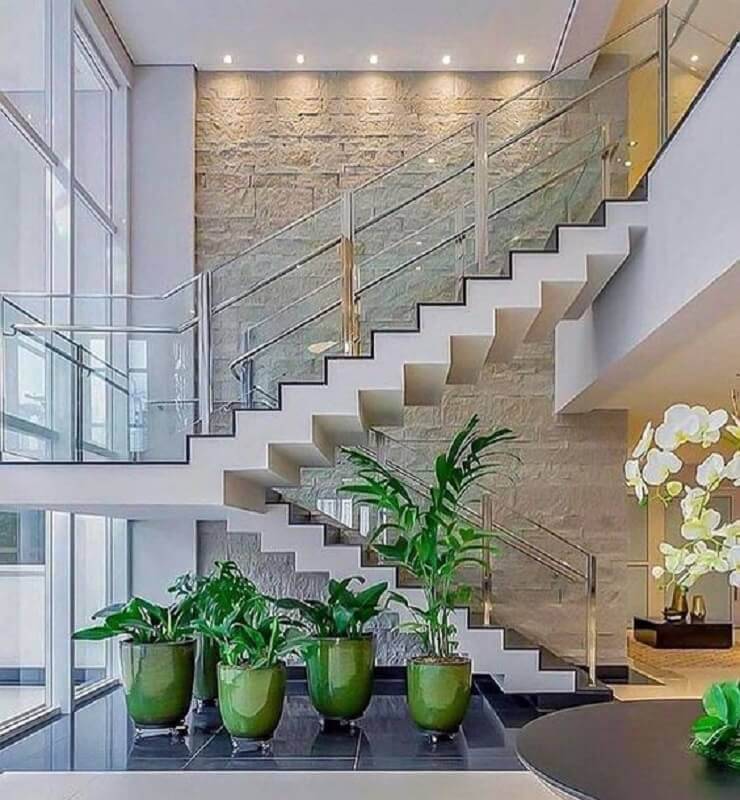 Modelos Inovadores de Guarda-Corpo de Vidro para Valorizar seu Imóvel