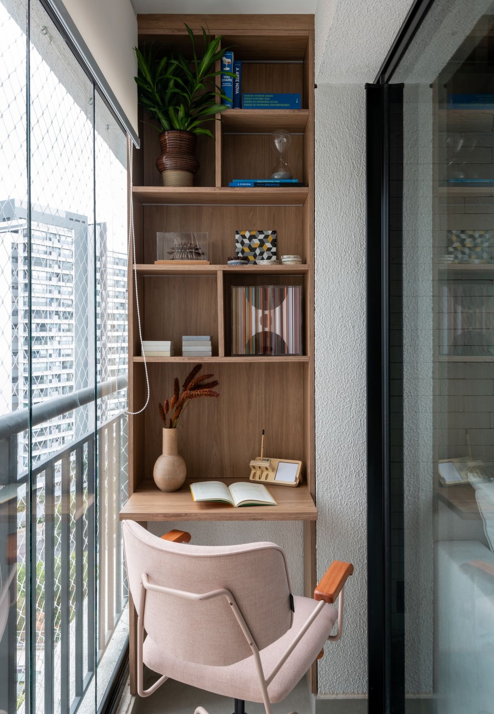 escrivaninha compacta para home office