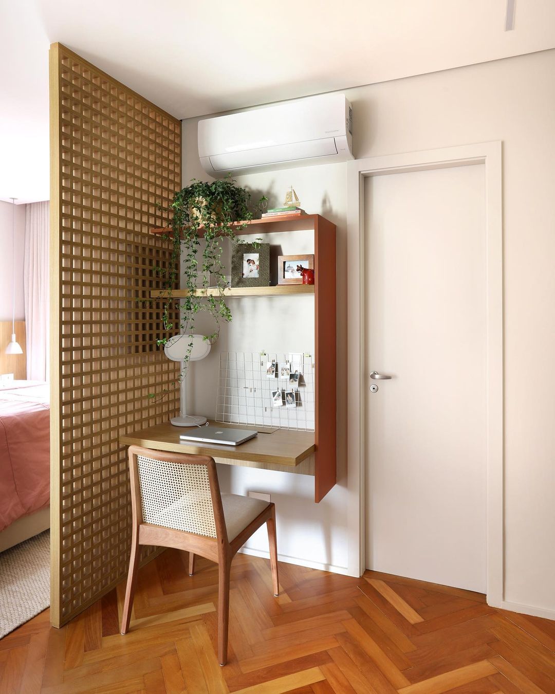 escritório em casa compacto