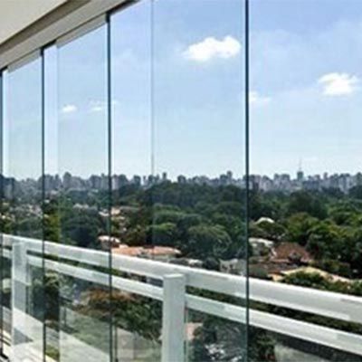 Transforme sua Varanda em um Home Office Produtivo com Envidraçamento