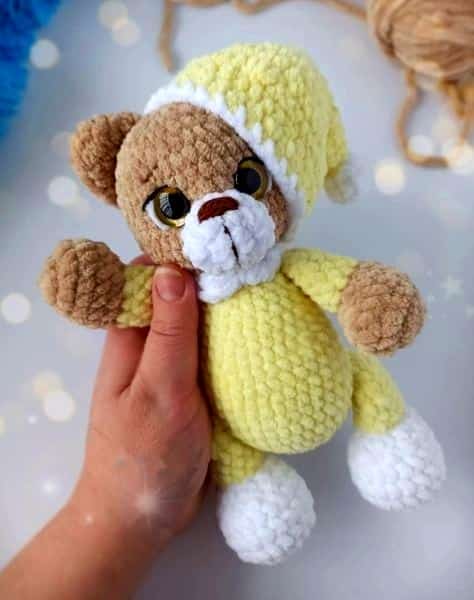 Decoração de quarto infantil com amigurumis de urso