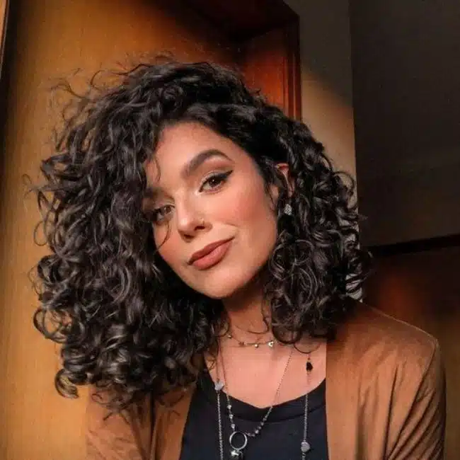 melhores cortes joãozinho cacheado para rosto redondo