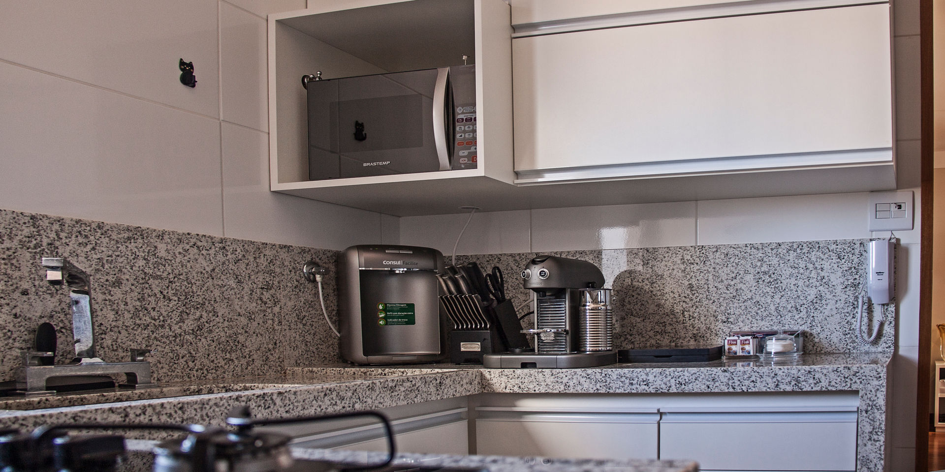 5 ideias de bancadas que transformam sua cozinha cinza