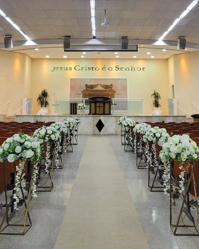 painel led versus ripado madeira decoração igreja