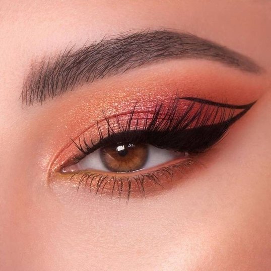 Tendências de maquiagem para festas 2025