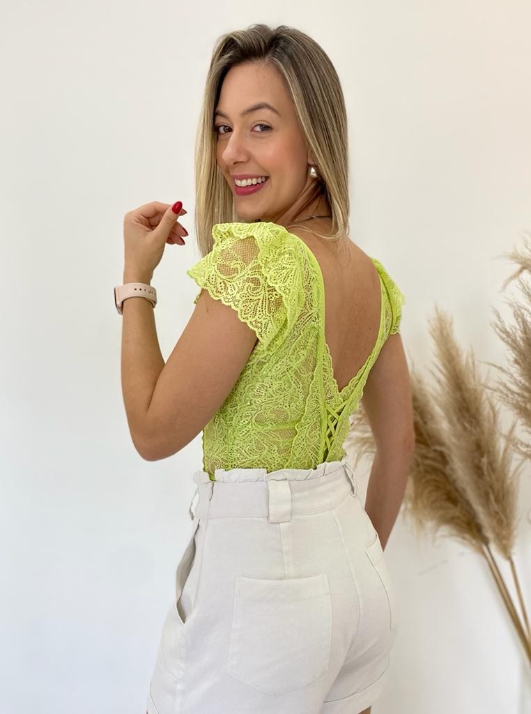 Como Combinar Body de Renda para um Encontro Romântico